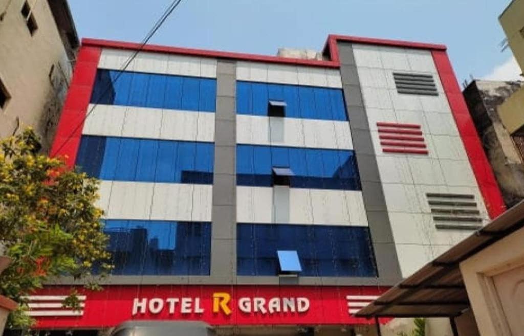 Oyo Flagship 80855 Hotel R Grand Vijayawāda Eksteriør billede