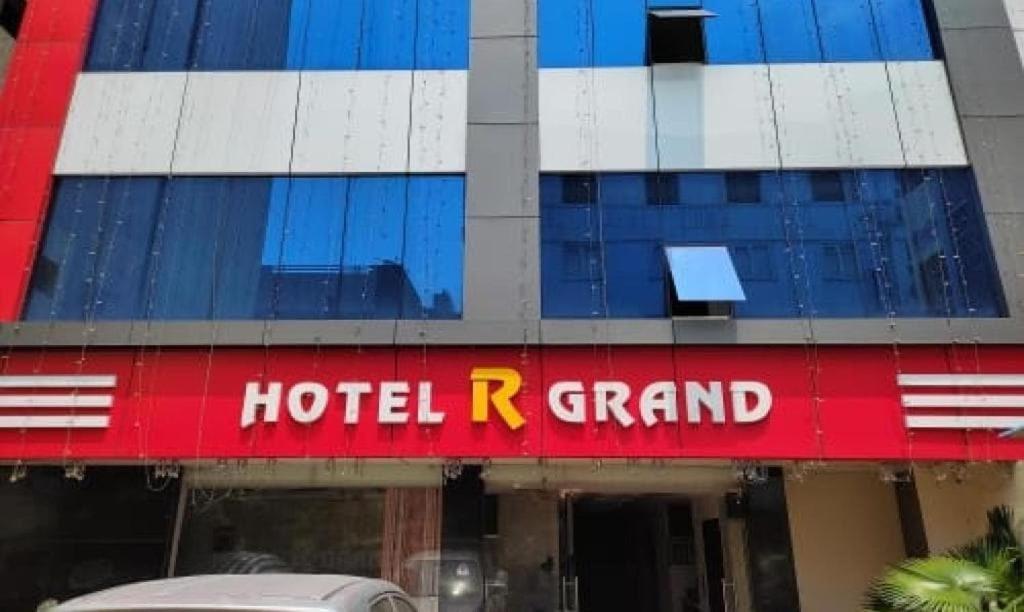Oyo Flagship 80855 Hotel R Grand Vijayawāda Eksteriør billede