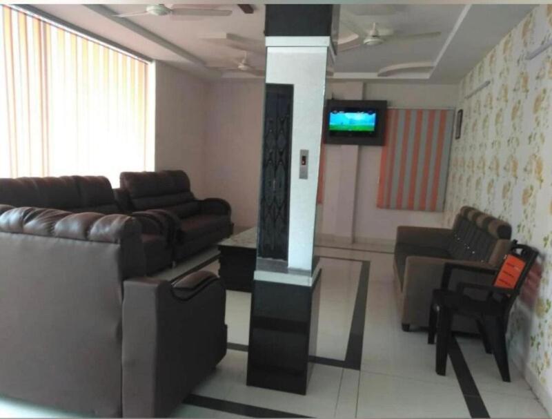 Oyo Flagship 80855 Hotel R Grand Vijayawāda Eksteriør billede